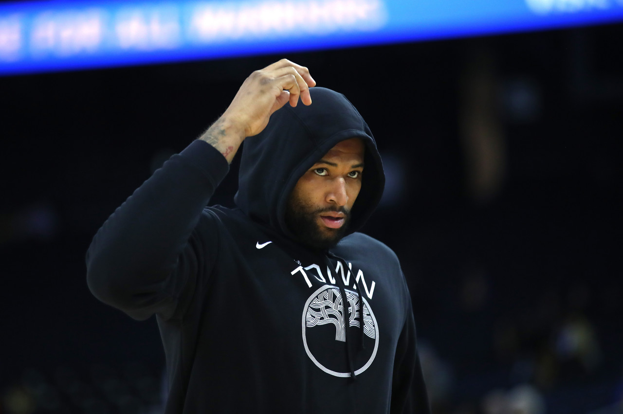 他更是一名 他更是一名